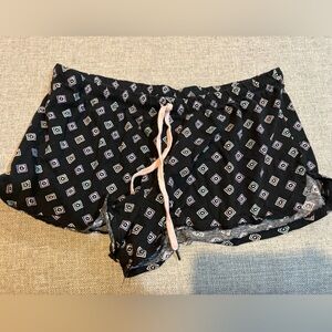 Secret Treasures Black and White Patterned Shorts